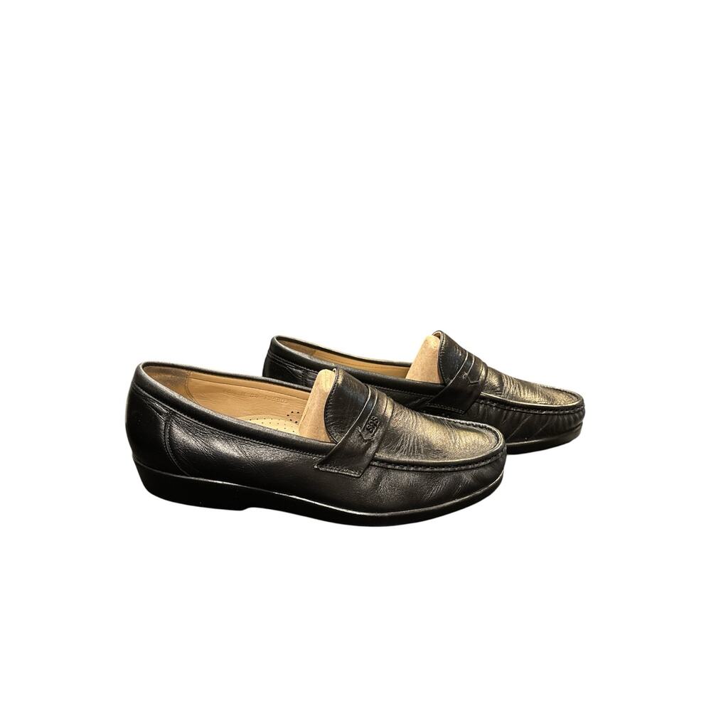 SAS men’s 10.5 black leather slip on loafers style 195803.  Very clean like new